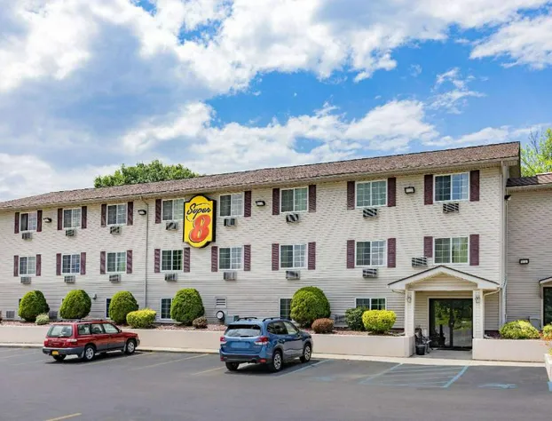 Super 8 by Wyndham Johnstown/Gloversville hotel detail image 2