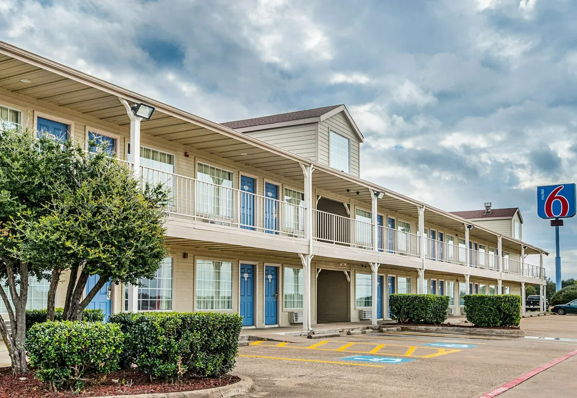Motel 6 Waxahachie, TX hotel hero