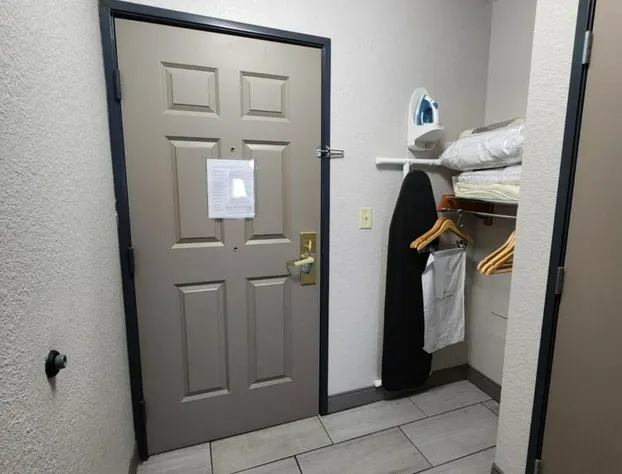 Country Inn & Suites by Radisson, Topeka West, KS hotel detail image 3