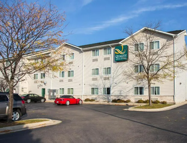 Quality Inn & Suites Loves Park near Rockford hotel detail image 2
