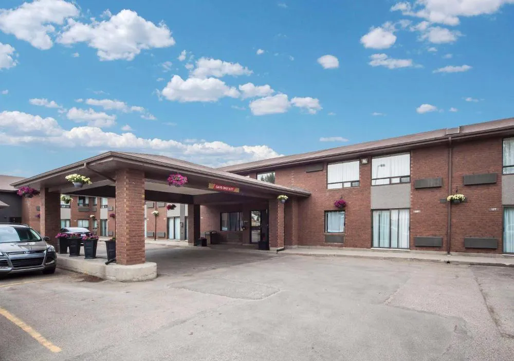 Comfort Inn West Edmonton hotel hero