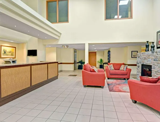 Super 8 by Wyndham Barrie South hotel detail image 4