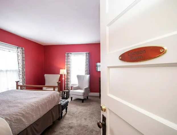 Looking Glass Inn hotel detail image 3