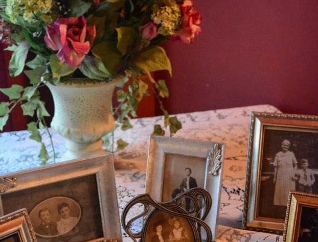 Looking Glass Inn hotel detail image 4