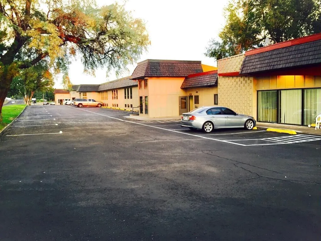 Econo Lodge near Snake River hotel hero