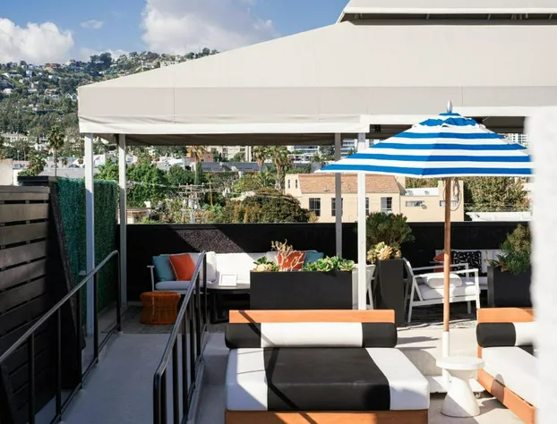 Le Parc at Melrose hotel detail image 3