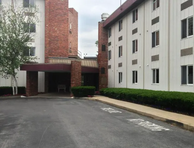 Super 8 by Wyndham State College hotel detail image 2