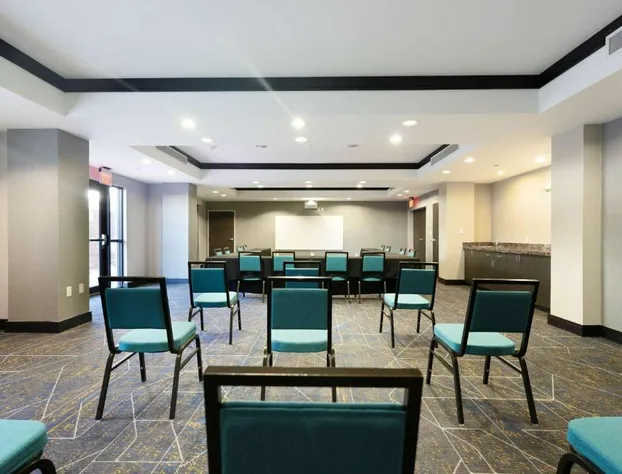 Hampton Inn & Suites Tulsa/Central hotel detail image 2