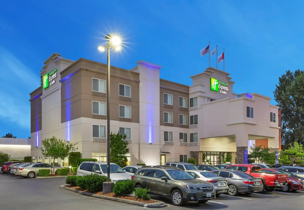 Holiday Inn Express & Suites Tacoma by IHG hotel hero