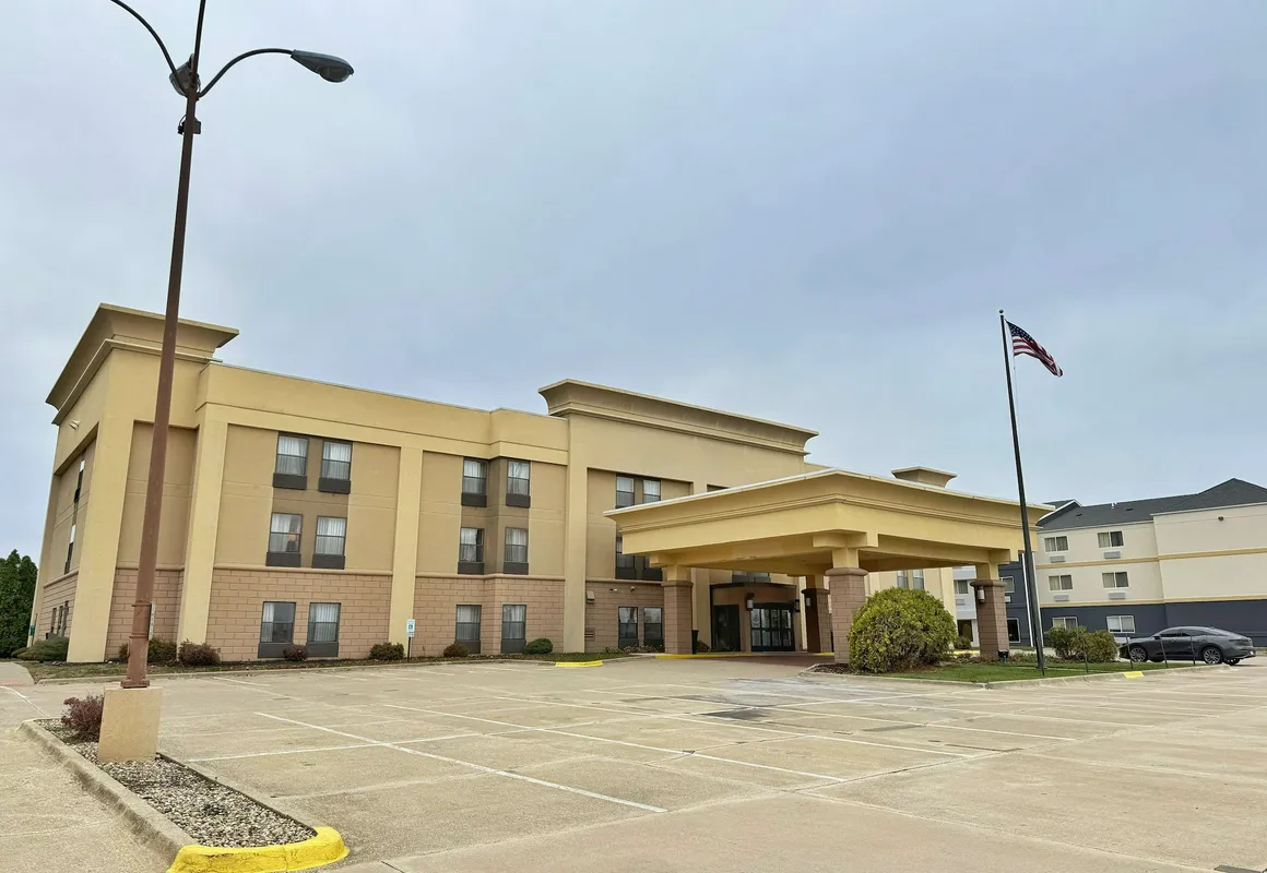 SureStay by Best Western Forsyth Decatur hotel hero