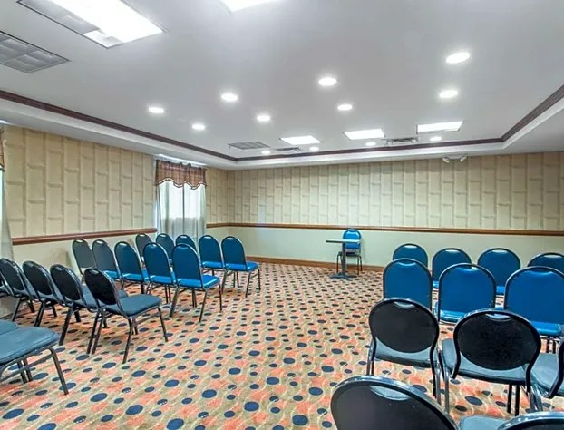 Days Inn & Suites by Wyndham Fort Pierce I-95 hotel detail image 3