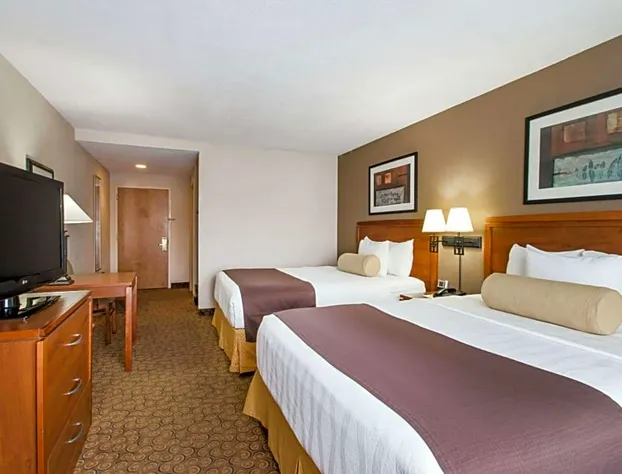 Days Inn & Suites by Wyndham Fort Pierce I-95 hotel detail image 4