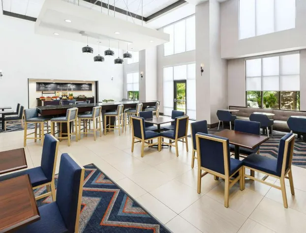 Hampton Inn & Suites Thousand Oaks, CA hotel detail image 4