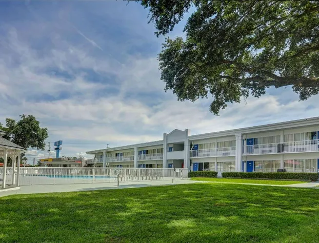 Motel 6 Jacksonville, NC hotel detail image 4