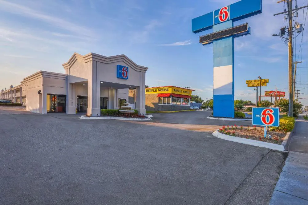 Motel 6 Jacksonville, NC hotel hero