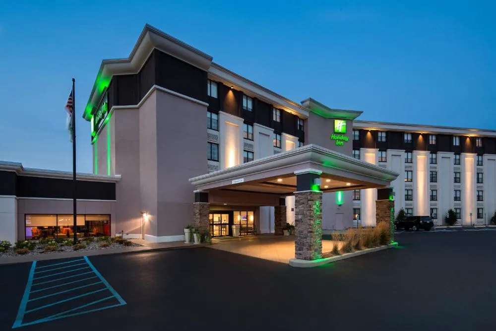Holiday Inn Milwaukee Riverfront by IHG hotel hero