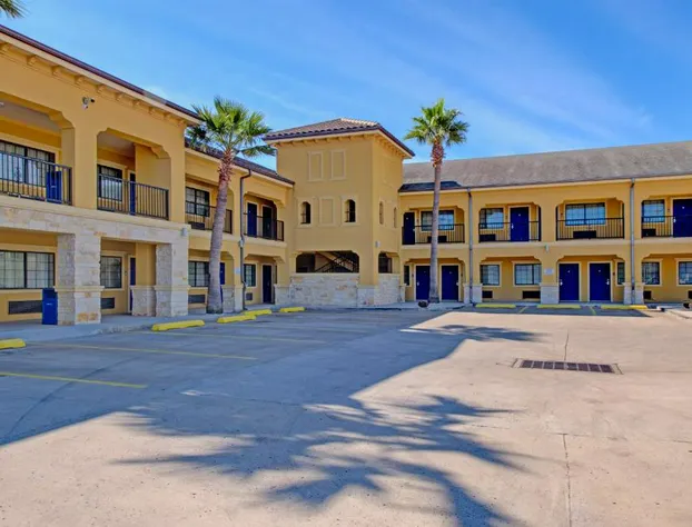 Weslaco Inn by Capital O Near Mercedes hotel detail image 4