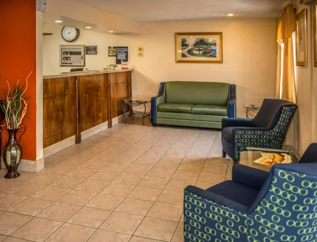 Super 8 by Wyndham Prestonsburg hotel detail image 4