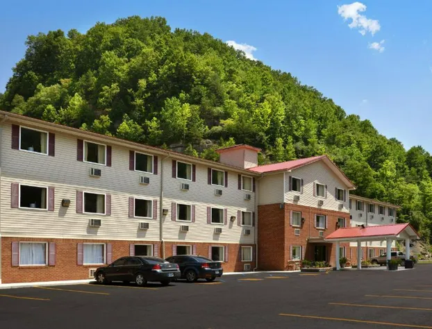 Super 8 by Wyndham Prestonsburg hotel detail image 1