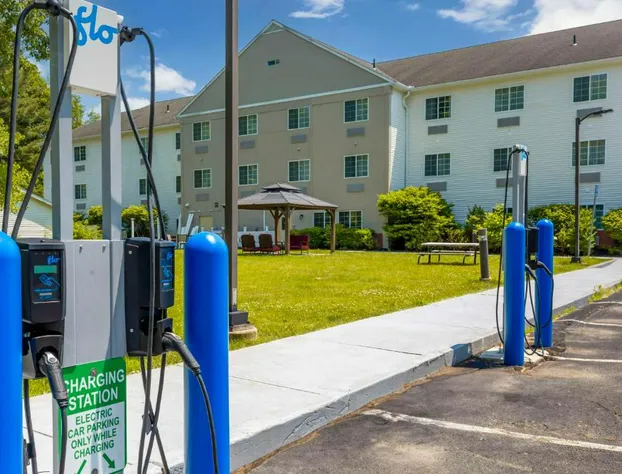 Best Western Plus Berkshire Hills Inn & Suites hotel detail image 2