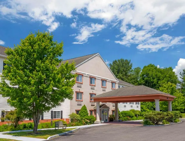 Best Western Plus Berkshire Hills Inn & Suites hotel detail image 1