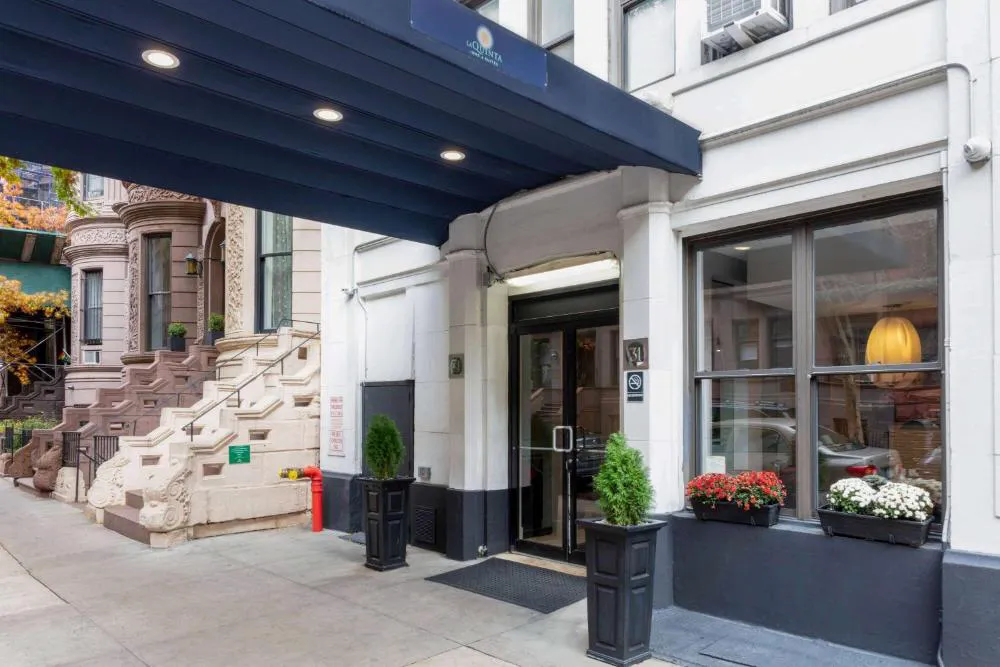 La Quinta Inn & Suites by Wyndham New York City Central Park hotel hero