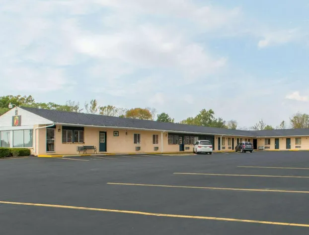 Super 8 by Wyndham Centerville-Richmond hotel detail image 1