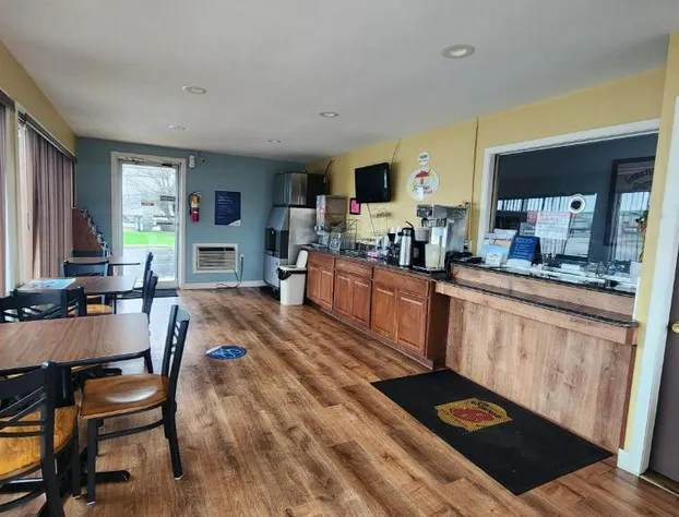 Super 8 by Wyndham Centerville-Richmond hotel detail image 2