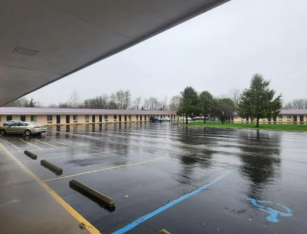 Super 8 by Wyndham Centerville-Richmond hotel detail image 4