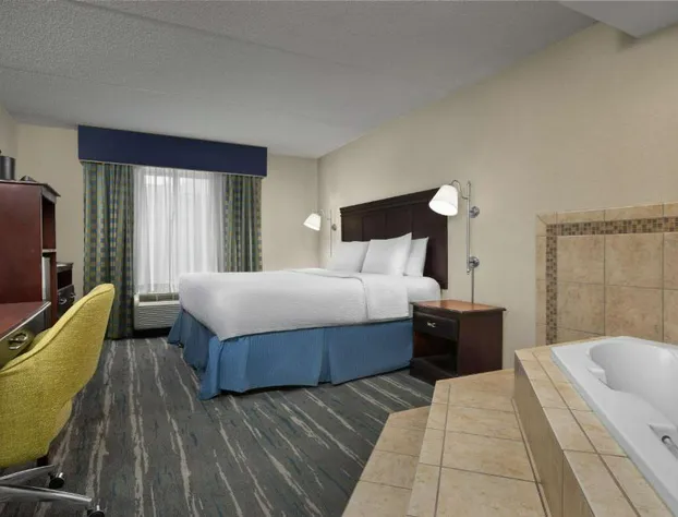 Hampton Inn Syracuse Clay hotel detail image 4