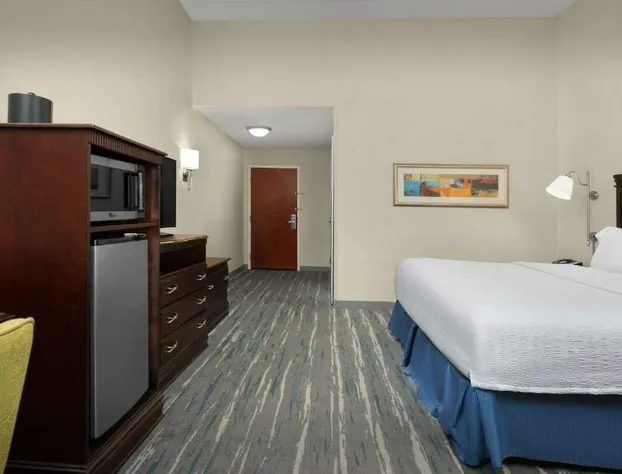 Hampton Inn Syracuse Clay hotel detail image 1