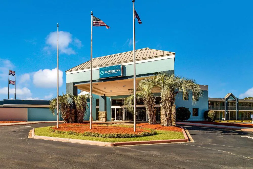 Clarion Inn & Suites Florence - Darlington hotel hero