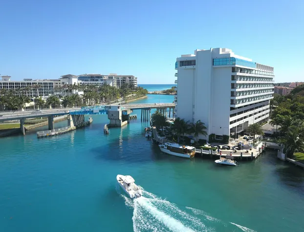 Waterstone Resort & Marina Boca Raton, Curio Collection by Hilton hotel detail image 1