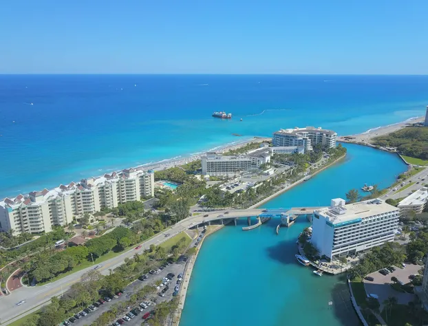 Waterstone Resort & Marina Boca Raton, Curio Collection by Hilton hotel detail image 2