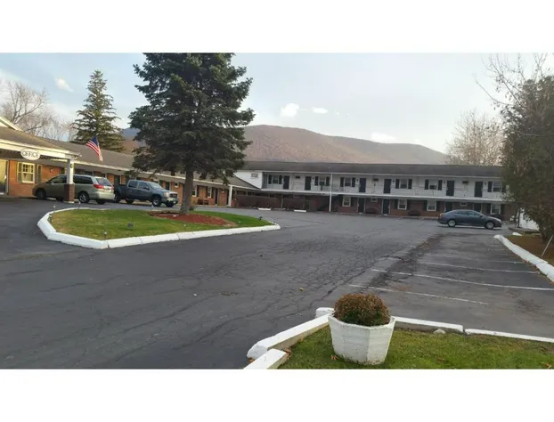 Howard Johnson by Wyndham Williamstown hotel detail image 2