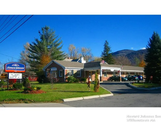 Howard Johnson by Wyndham Williamstown hotel detail image 3