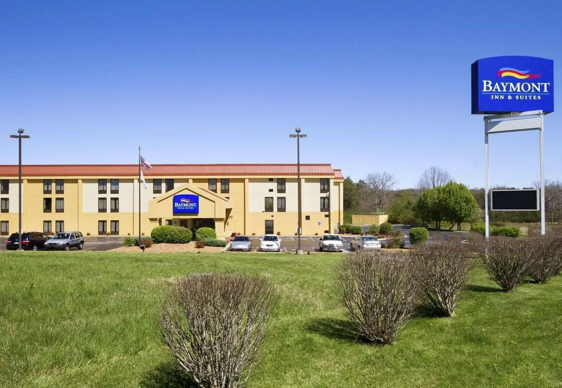 Baymont by Wyndham Crossville hotel hero