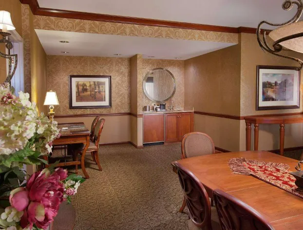 DoubleTree by Hilton Lisle Naperville hotel detail image 3