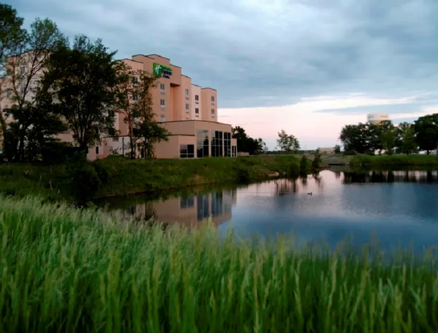 Holiday Inn Express Hotel and Suites Mankato East by IHG hotel detail image 2