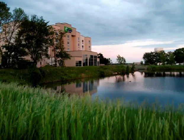 Holiday Inn Express Hotel and Suites Mankato East by IHG hotel detail image 2