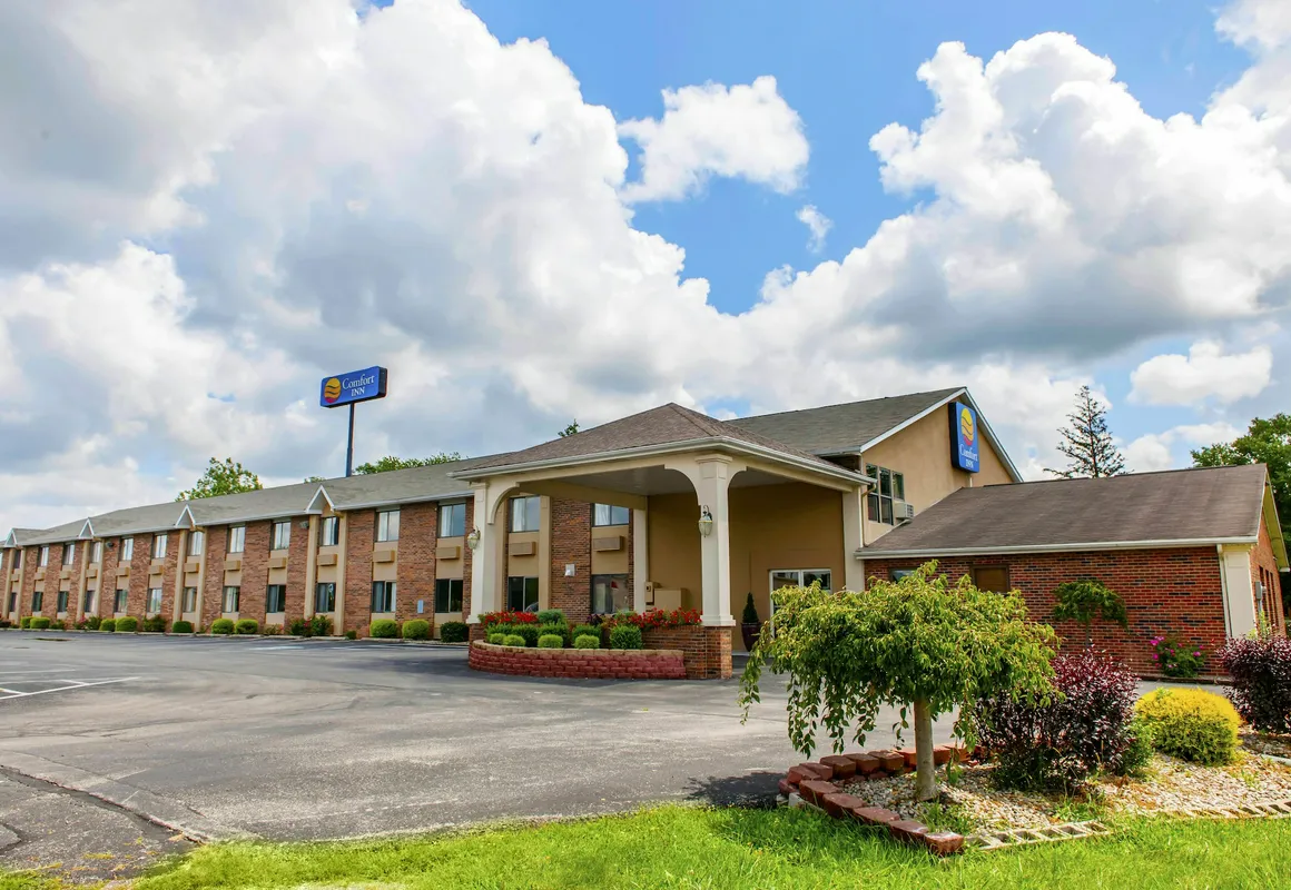 Quality Inn I-74 Batesville hotel hero