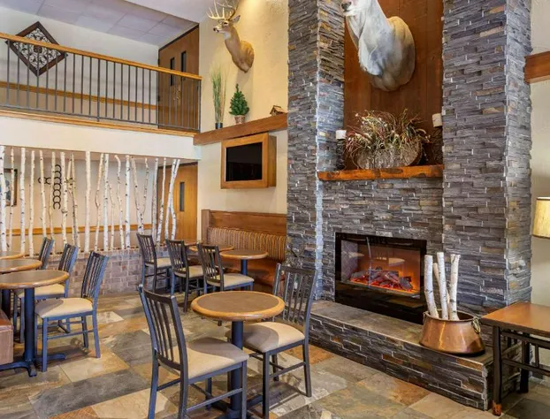 Comfort Inn at Thousand Hills hotel detail image 2