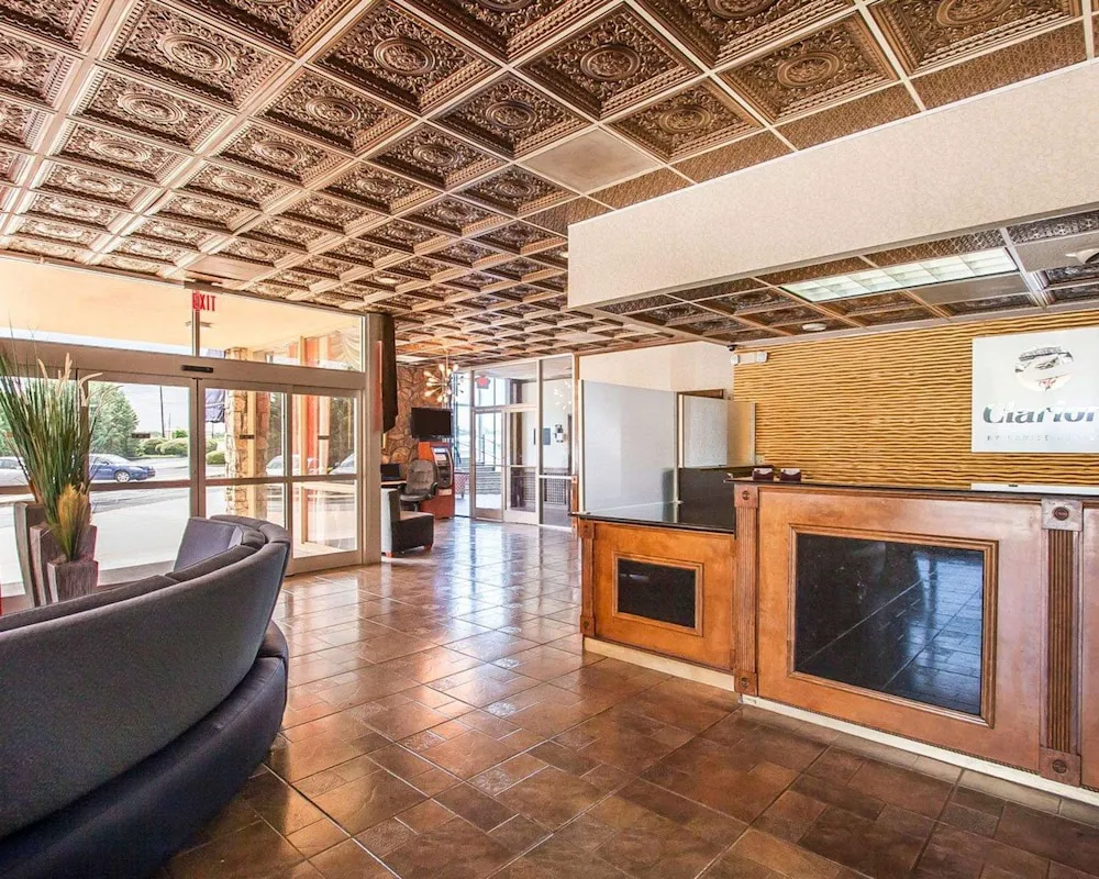 Clarion Inn & Suites University Center hotel hero
