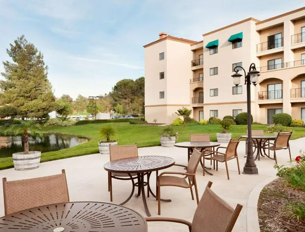 Embassy Suites by Hilton Temecula Valley Wine Country hotel detail image 4