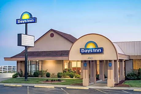Days Inn by Wyndham Grove City Columbus South hotel hero