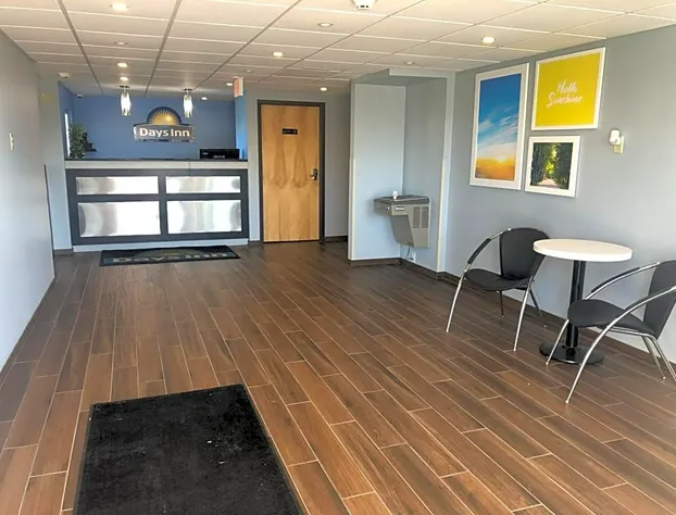 Days Inn by Wyndham Grove City Columbus South hotel detail image 3