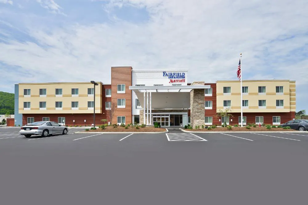 Fairfield Inn & Suites Elmira Corning hotel hero
