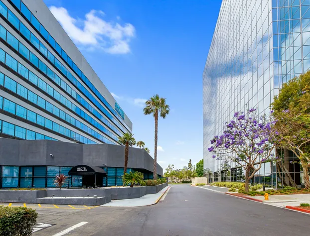 Hotel Huntington Beach hotel detail image 4