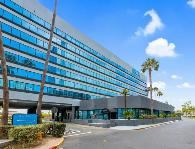 Hotel Huntington Beach hotel detail image 1