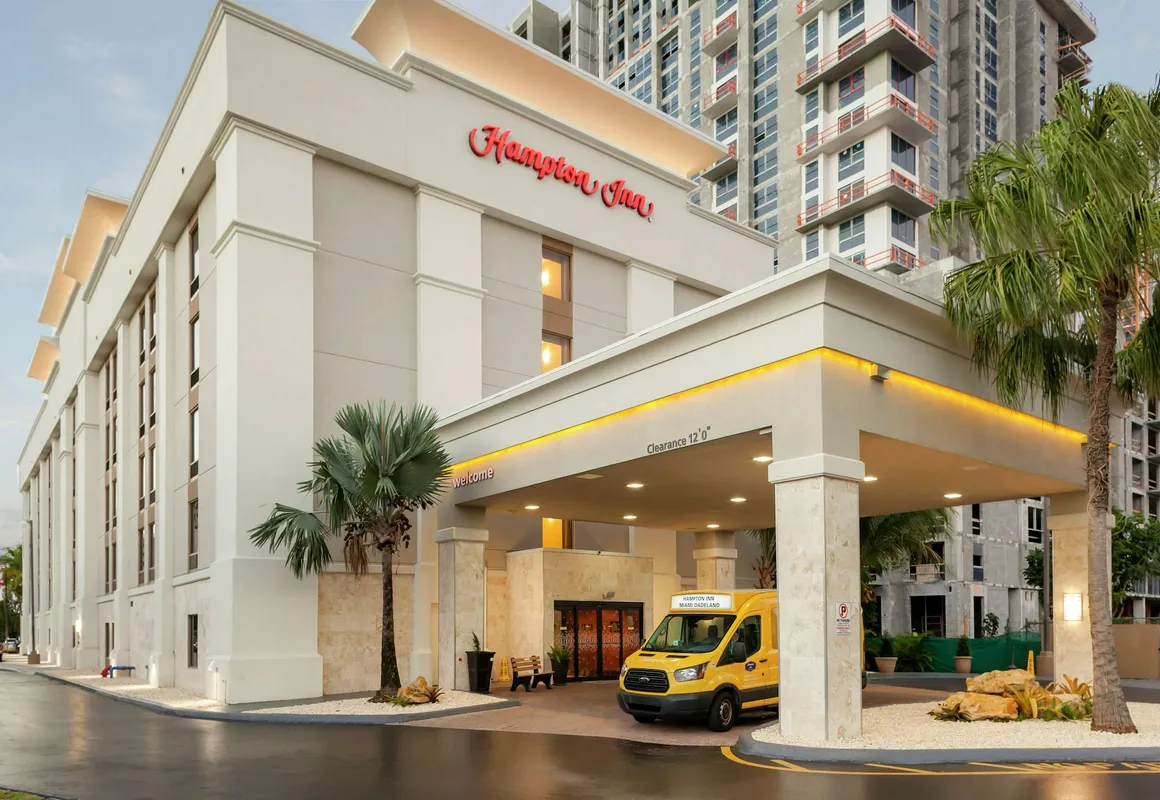 Hampton Inn Miami Dadeland hotel hero